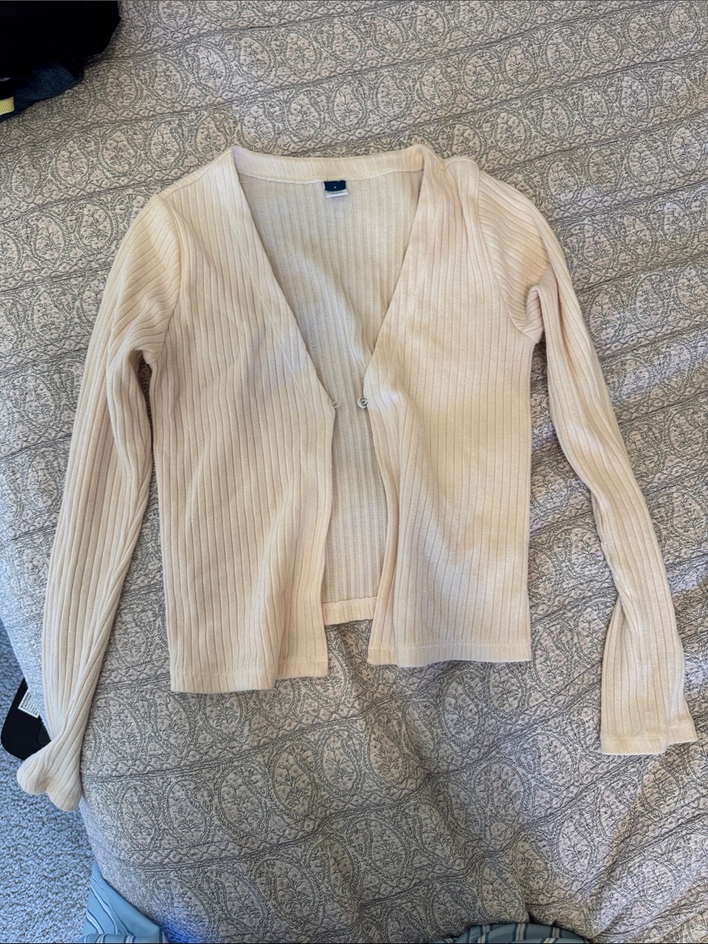 Old Navy Ribbed V-Neck Single-Button Cardigan in Beige